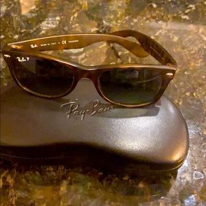 RayBan Wayfarer, polarized with case